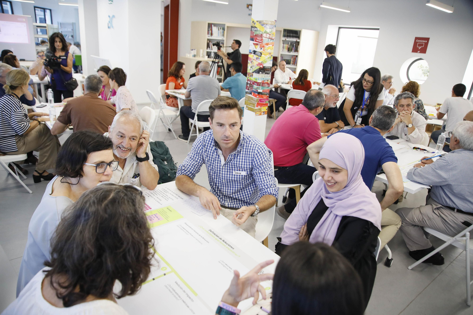 LAB de Innovación Abierta ‘Almería Residuo Cero: la economía circular para transformar la ciudad’, en imágenes