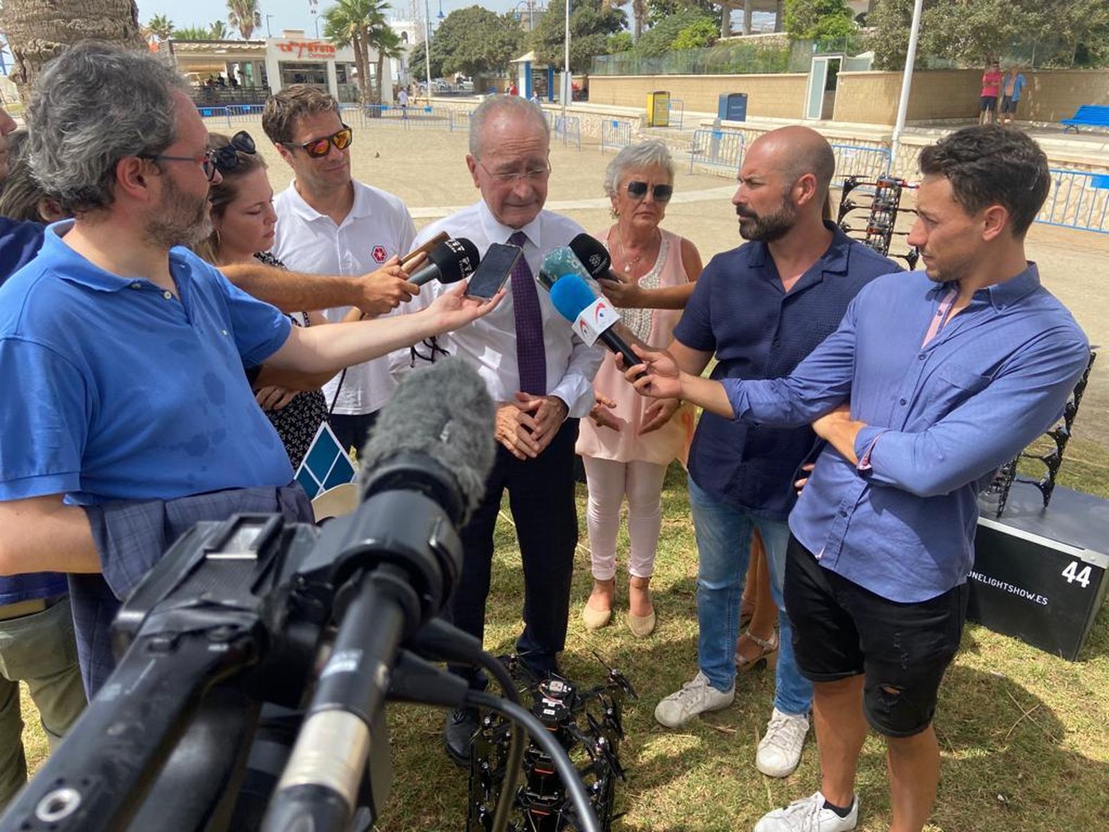 Así son los drones con los que Málaga inicia esta noche su Feria (fotos)