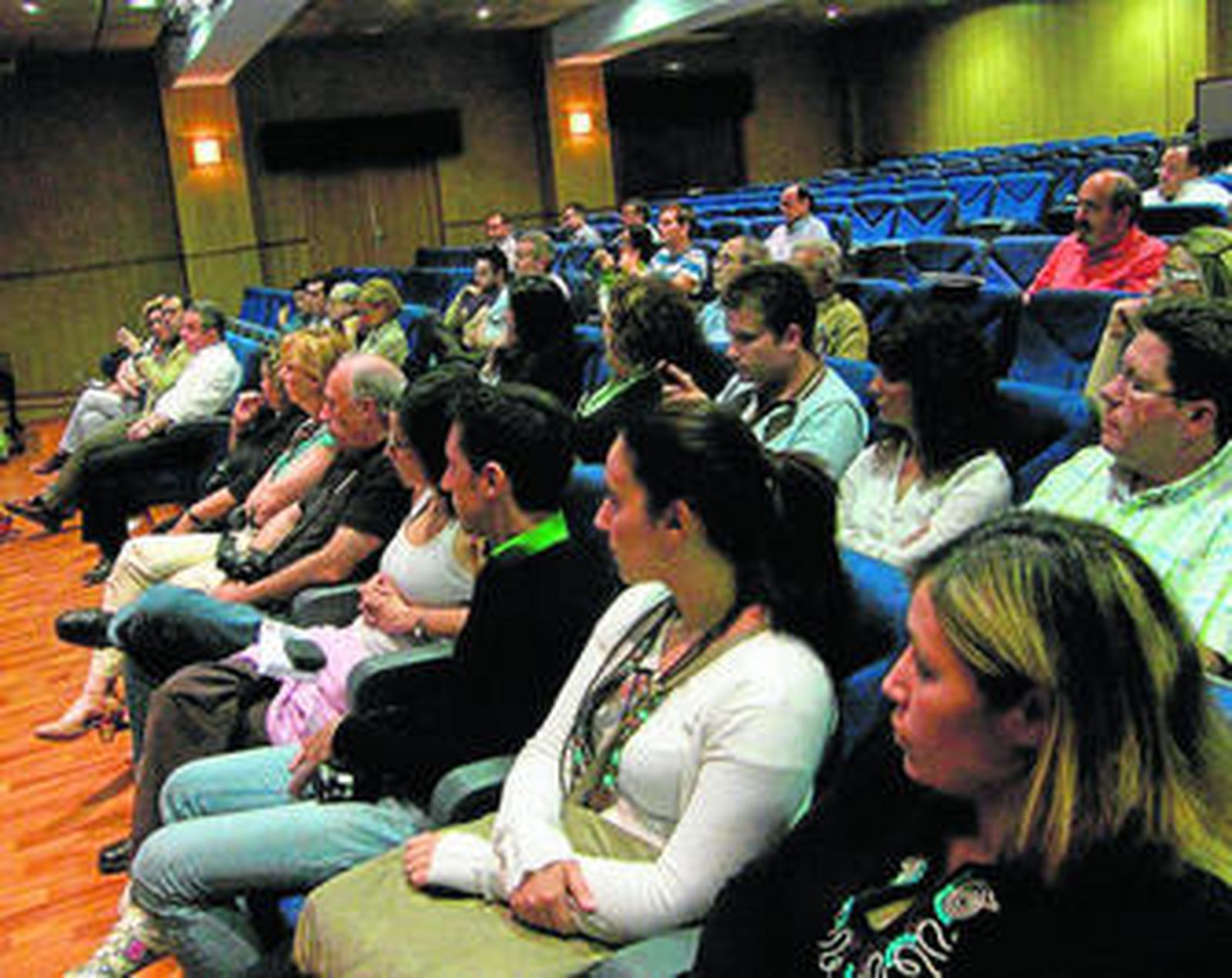 La mayoría de los presentes eran jóvenes.