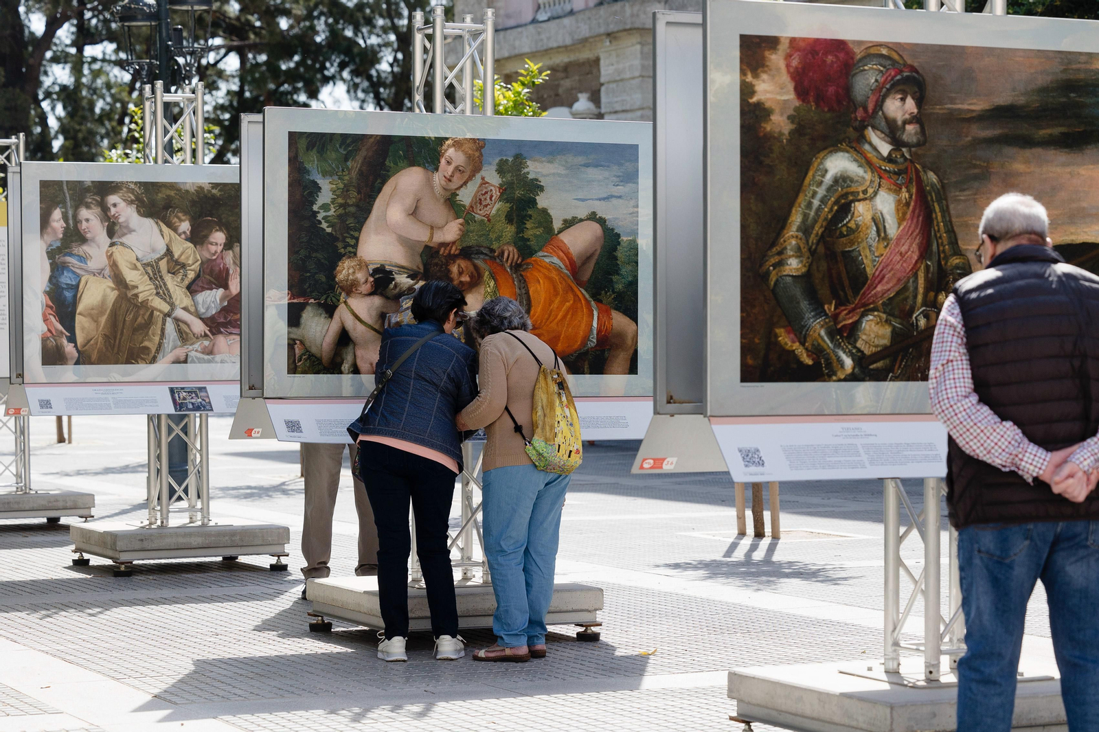 La inauguración de la exposición 'El Prado en las calles' en Cádiz