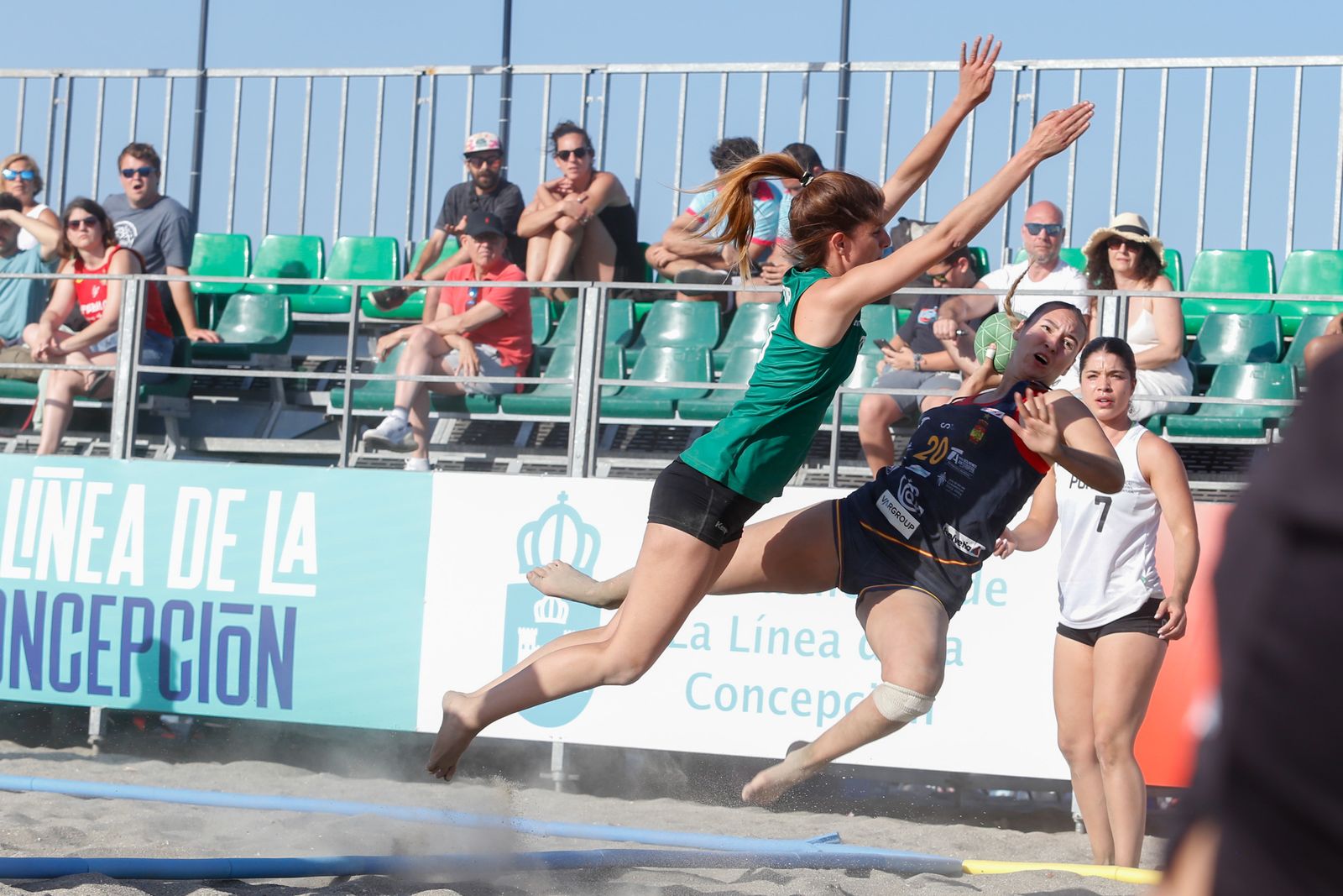 Las fotos del Torneo Internacional  de España de balonmano playa de La Línea