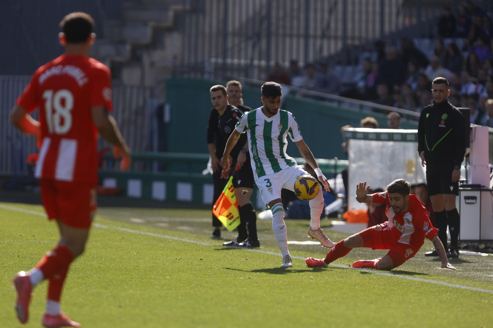 Las mejores fotos del ambiente en el Córdoba CF - Almería en El Arcángel