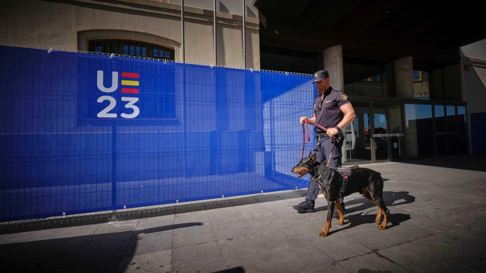 Una imagen de los alrededores del Palacio de Congresos de Cádiz, donde se desarrolla la reunión de la Unión Europea.