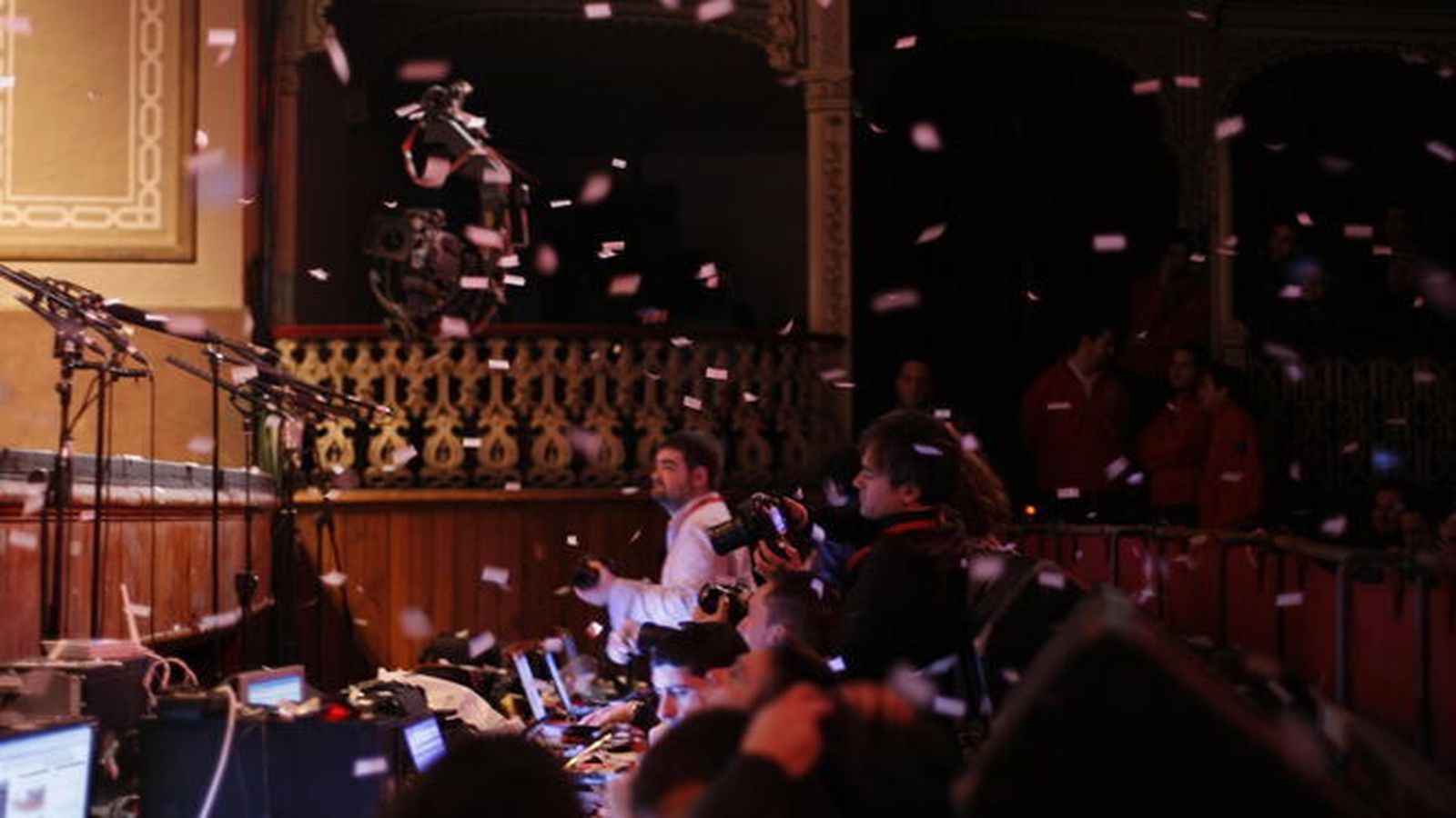 Prensa en el foso del Falla