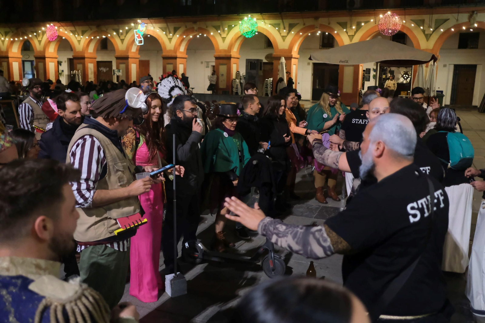 El Carnaval de Córdoba conquista las calles, en imágenes