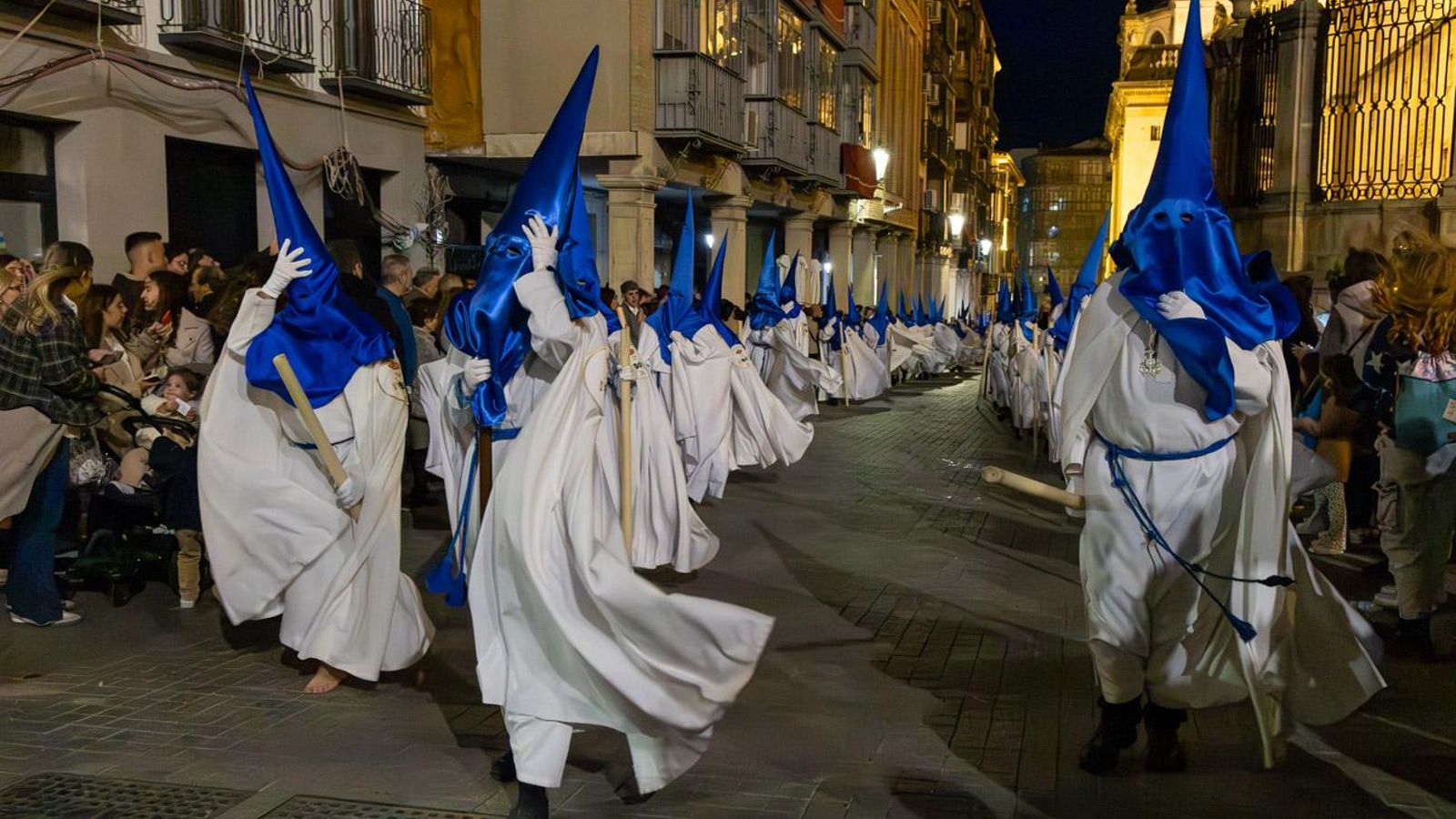 Los jiennenses se recrean con la cofradía de los Estudiantes un nuevo Lunes Santo