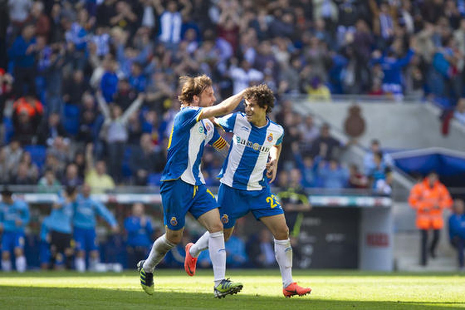 El Málaga remonta un partido, esta vez uno que se había puesto muy complicado, para igualar con el Valencia en la tercera plaza.  


Foto: EFE