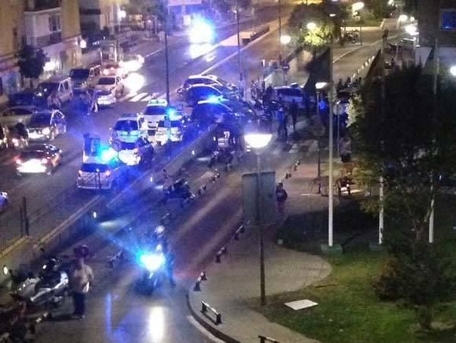 Tres detenidos y seis policías heridos leves en una reyerta a las puertas del Virgen del Rocío