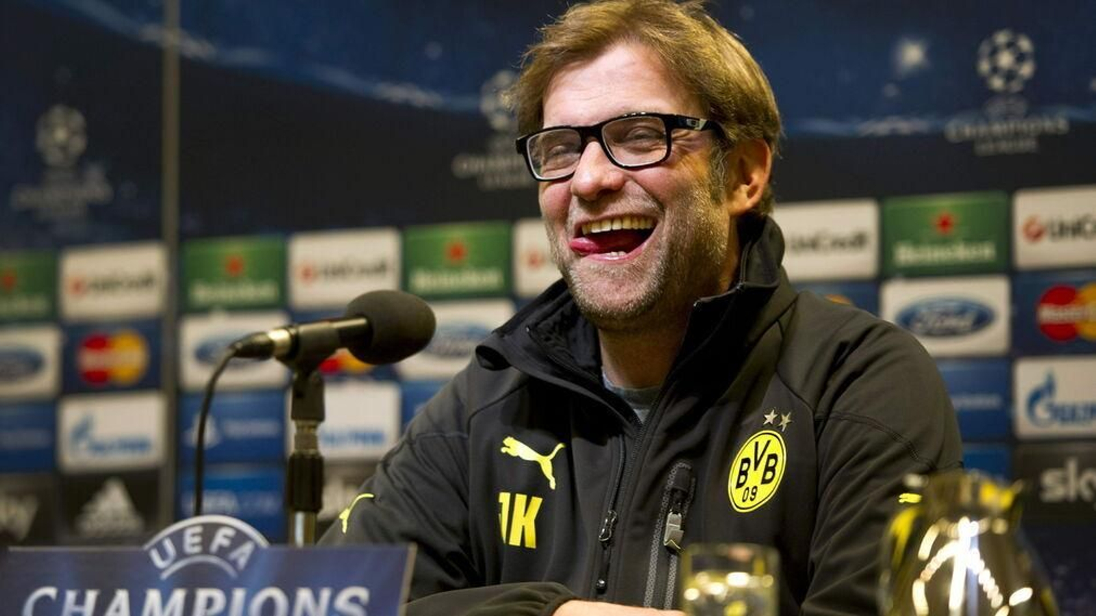 Las imágenes del Borussia Dortmund-Málaga, que cumple siete años.