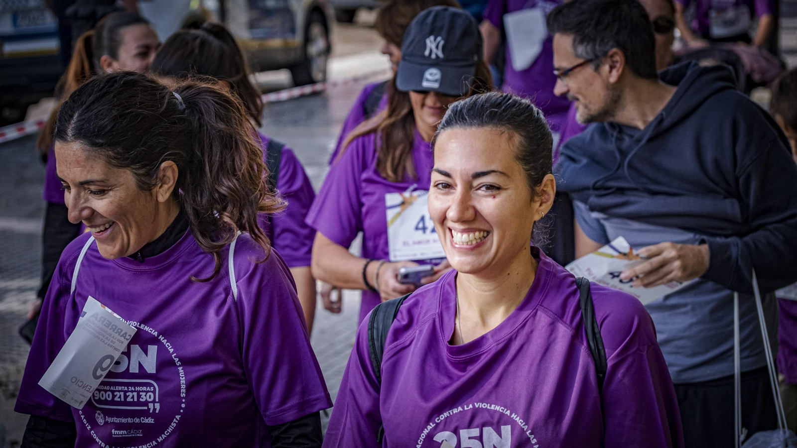 Búscate entre las imágenes de la III Carrera de Cádiz por la Eliminación de la Violencia contra las Mujeres
