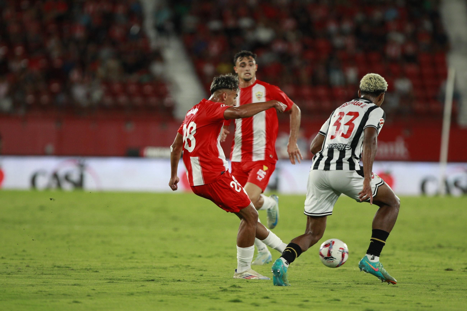 El partido U.D. Almería-C.D. Castellón en imágenes