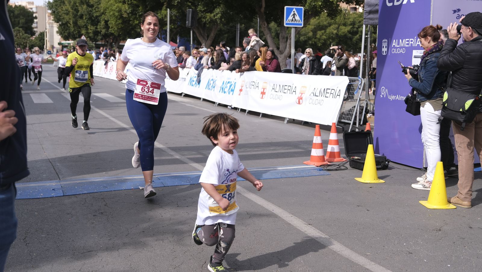 Imágenes de la Carrera de la Mujer 2023 en Almería