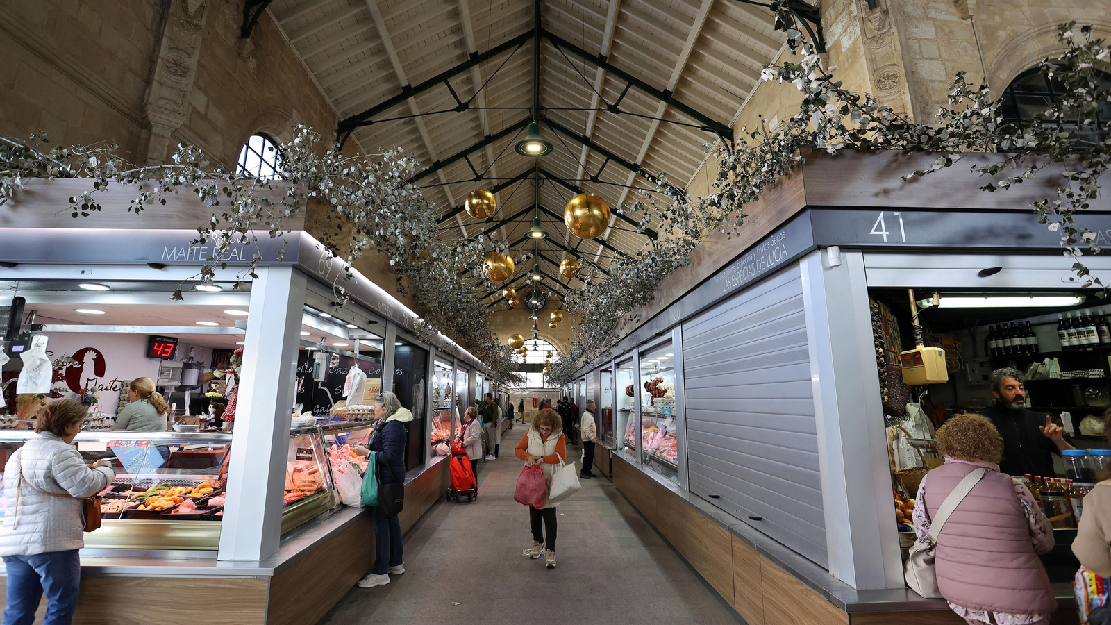 Así luce en Navidad la Plaza de Abastos de Jerez