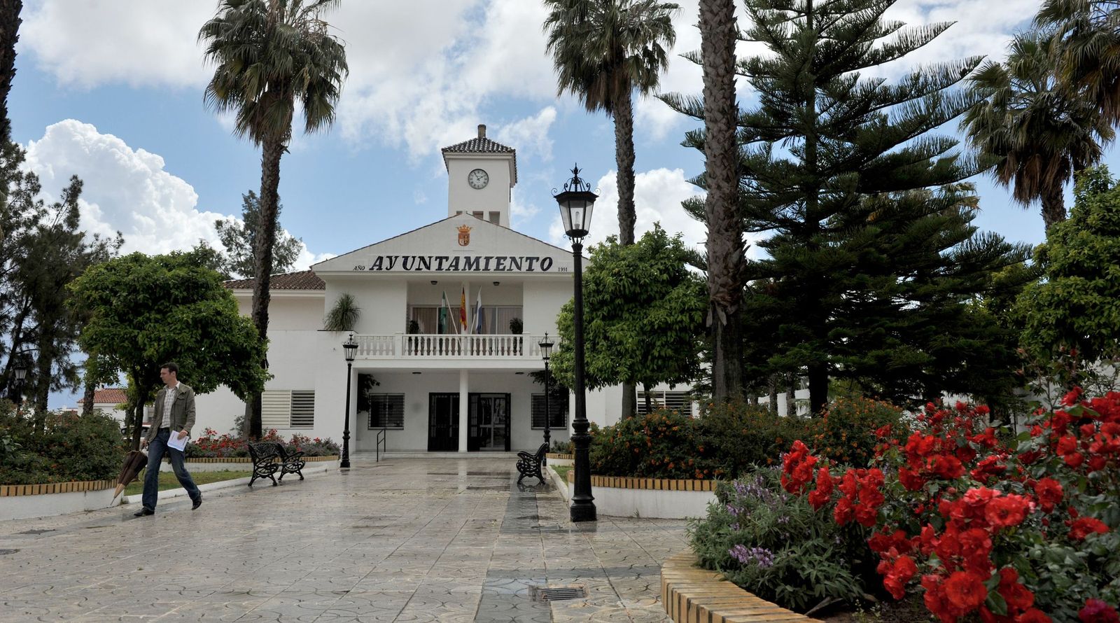 El Ayuntamiento de Espartinas.