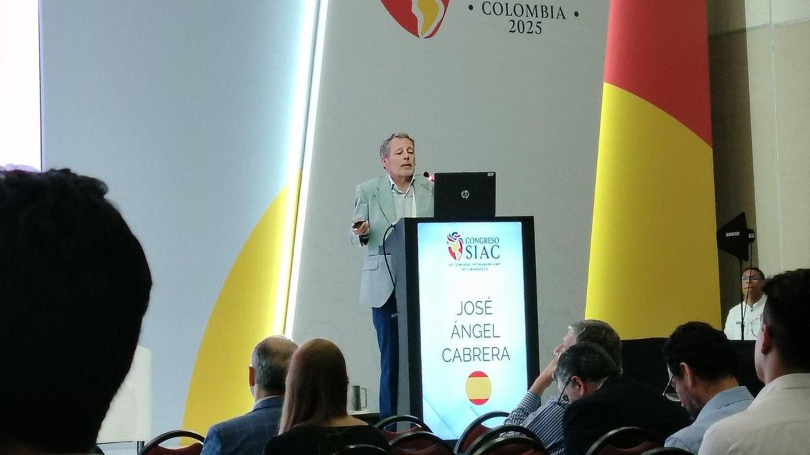 José Ángel Cabrera, durante su intervención en el Congreso de la Sociedad Interamericana de Cardiología en Colombia.