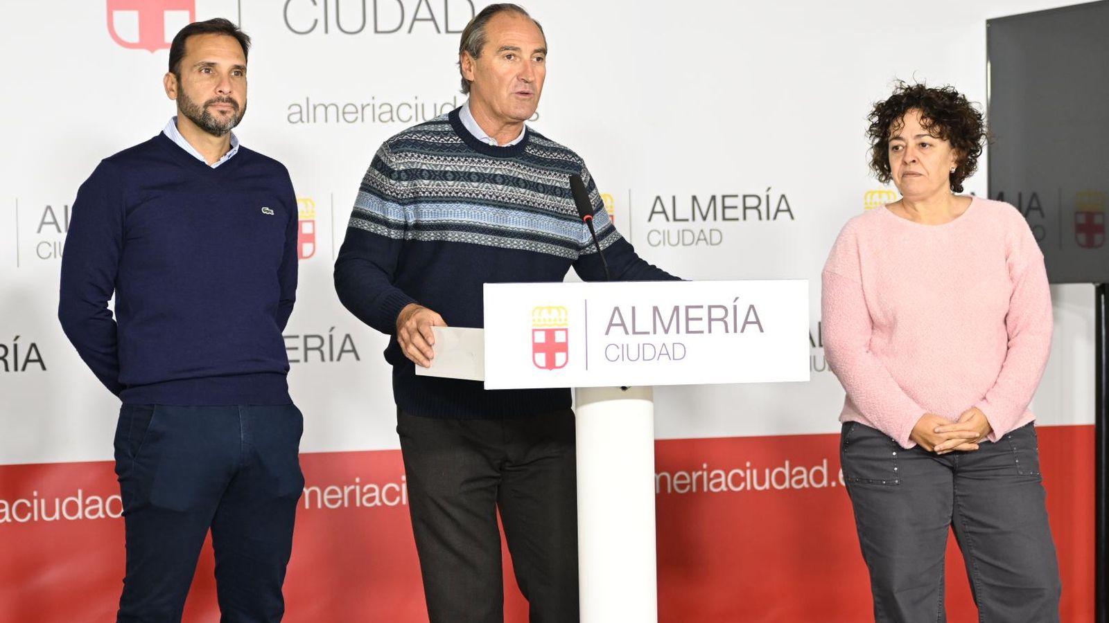 El concejal de Deportes, Antonio Casimiro, durante su intervención en la presentación de la competición.