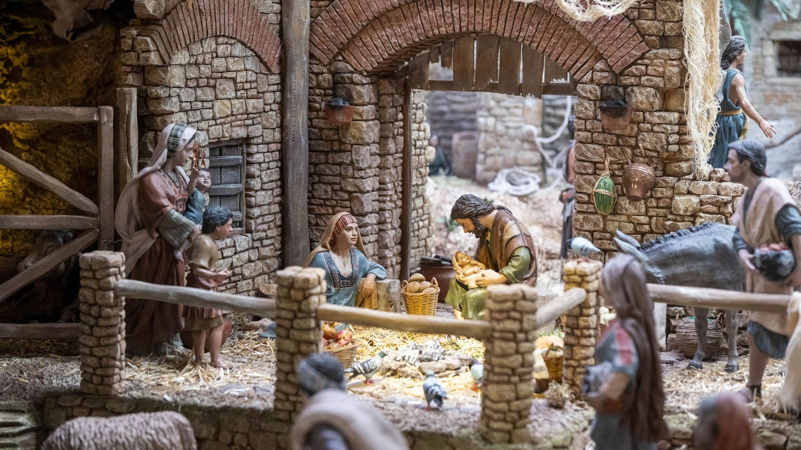 La Asociación Amigos del Belén de Granada se ha encargado del montaje.