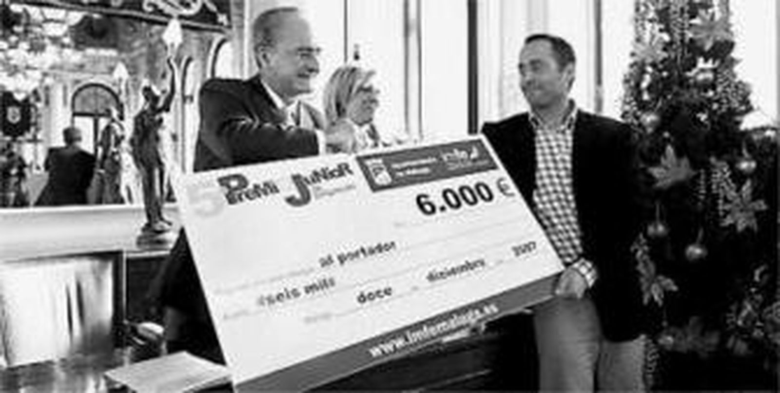 Francisco de la Torre entregó el premio a Insecta.