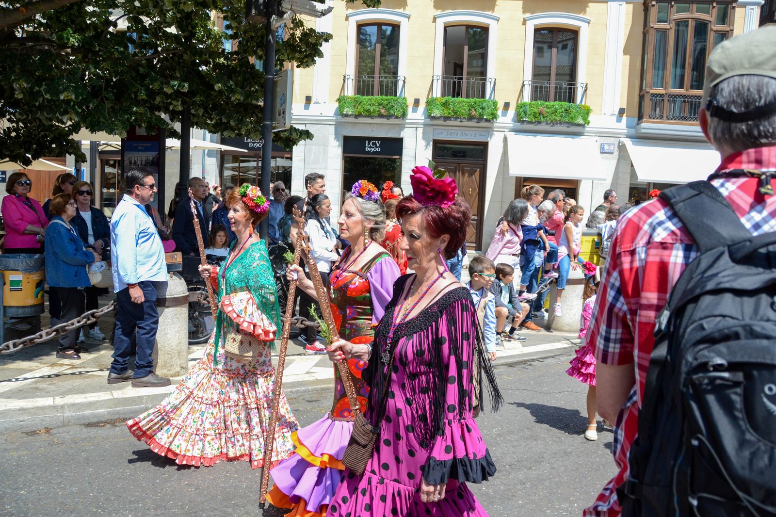 La salida de la Hermandad del Rocío de Granada, en imágenes