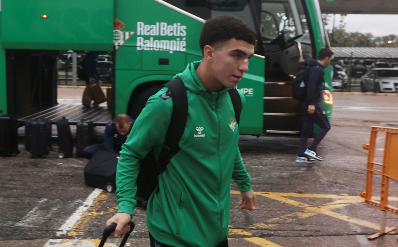 Las fotos de la salida del Betis para Chipre