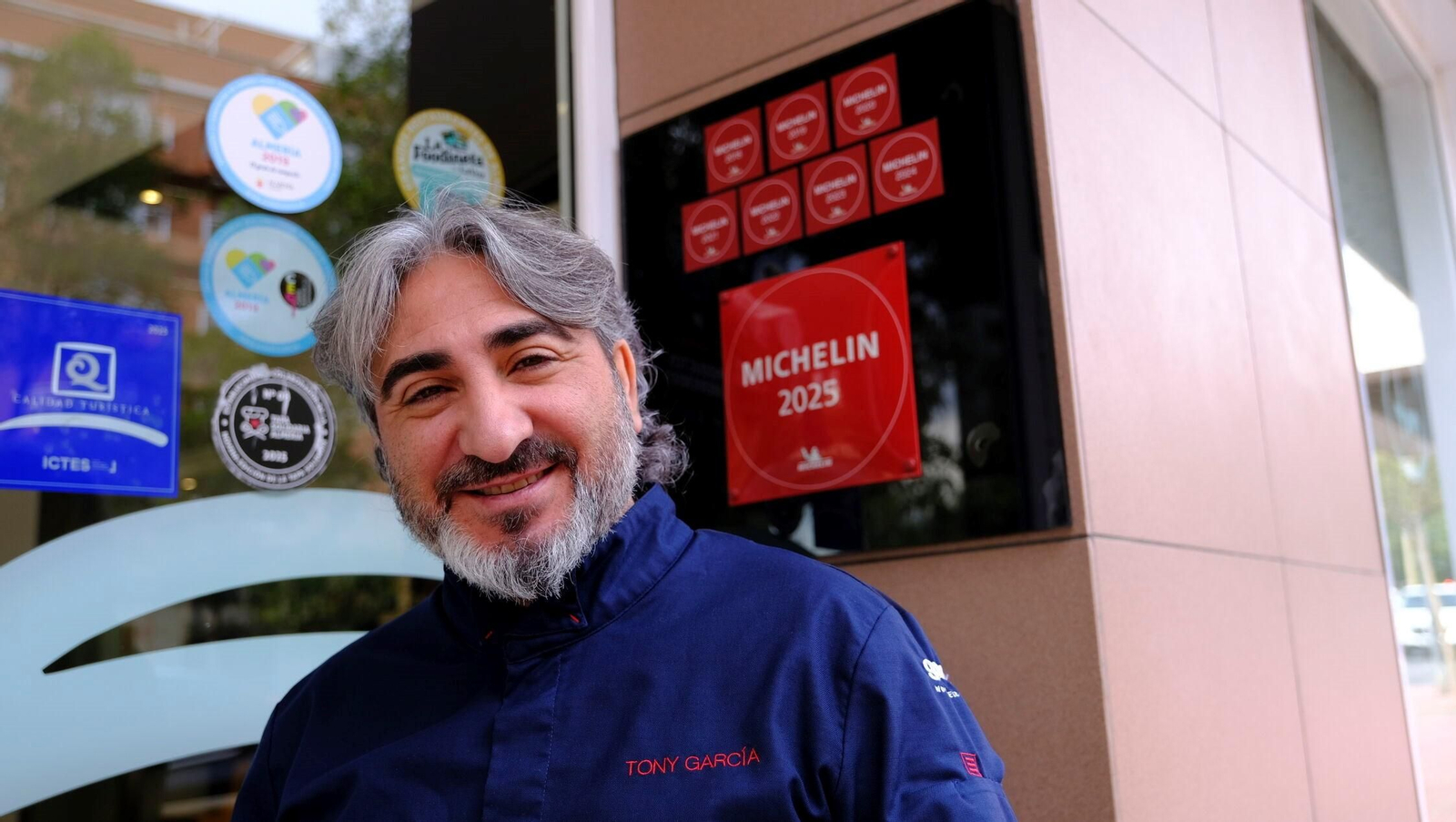 Tony, ante las distinciones de la Guía Michelín a la espera de la de 2026.