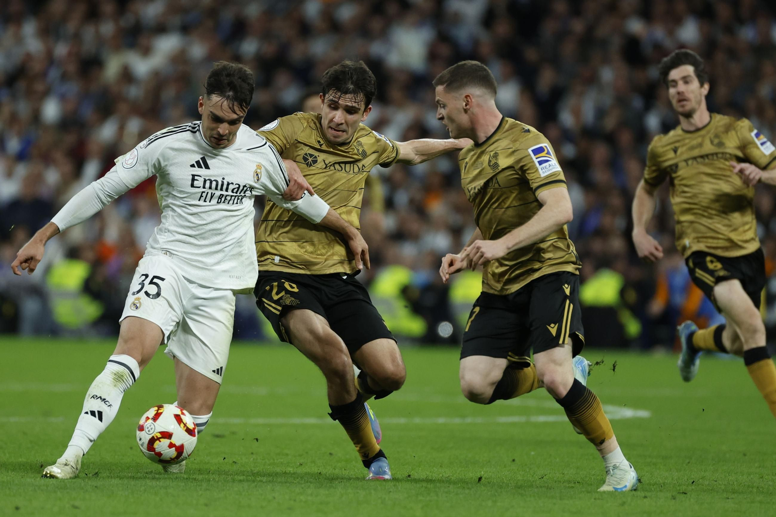 Las fotos del Real Madrid - Real Sociedad camino del Estadio de la Cartuja