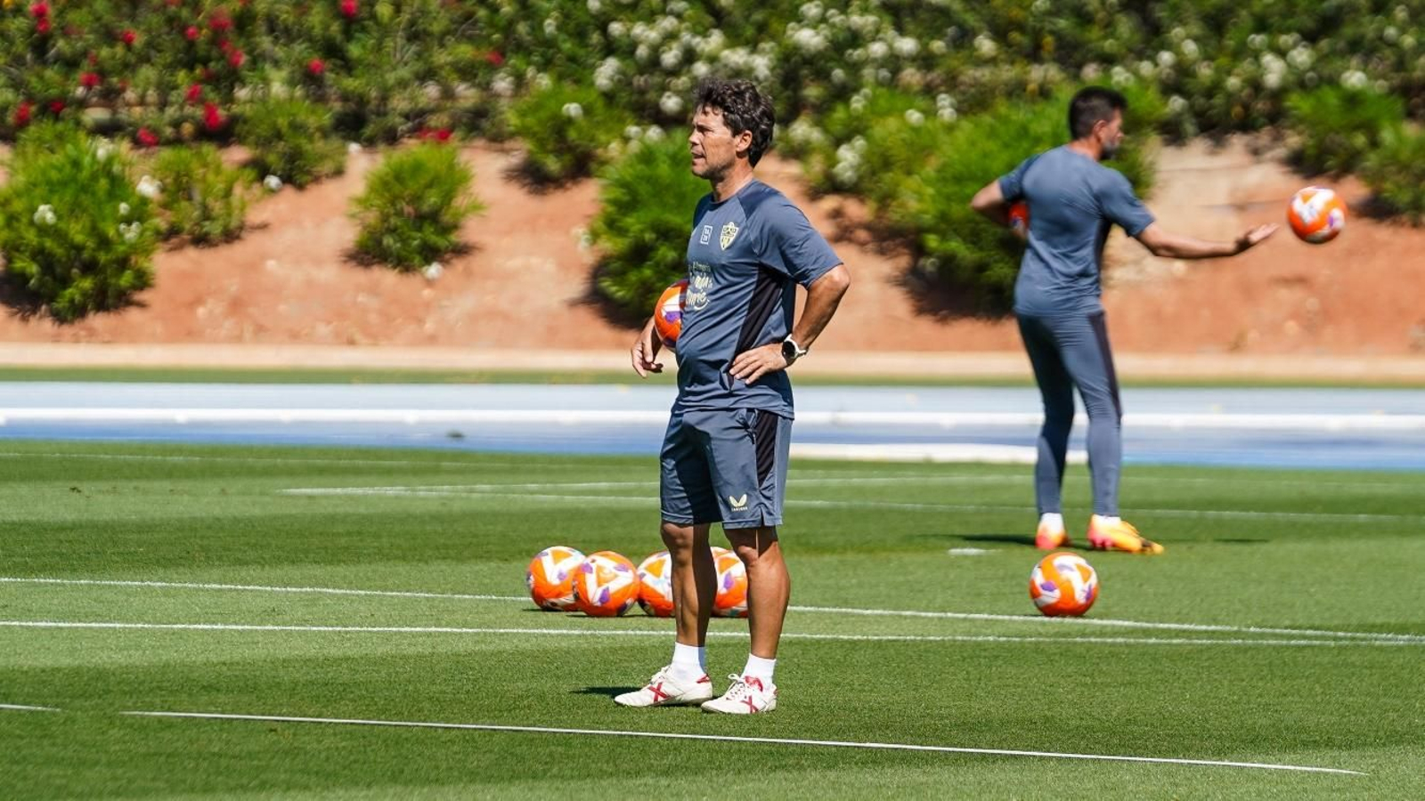 El preparador rojiblanco, en una de las sesiones de esta semana.