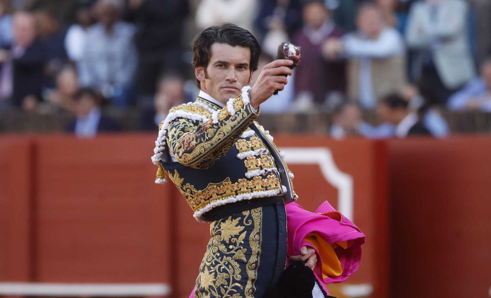 José Garrido, con la oreja cortada al cuarto toro.