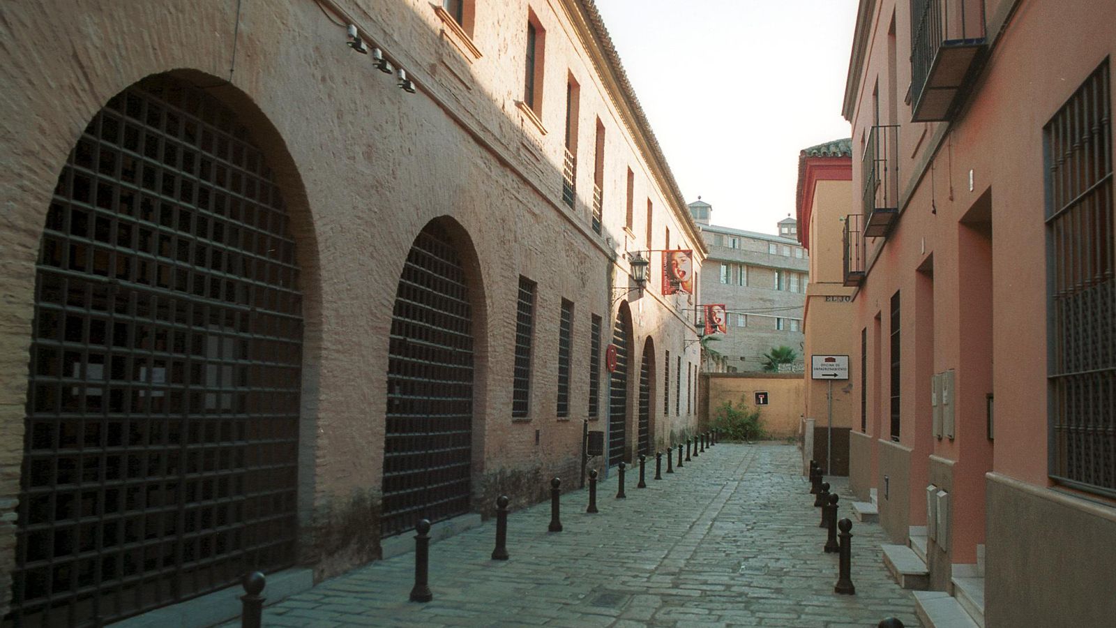 Edificio de la Sala La Fundición, calle Matienzos, en el sector de la Casa de la Moneda.