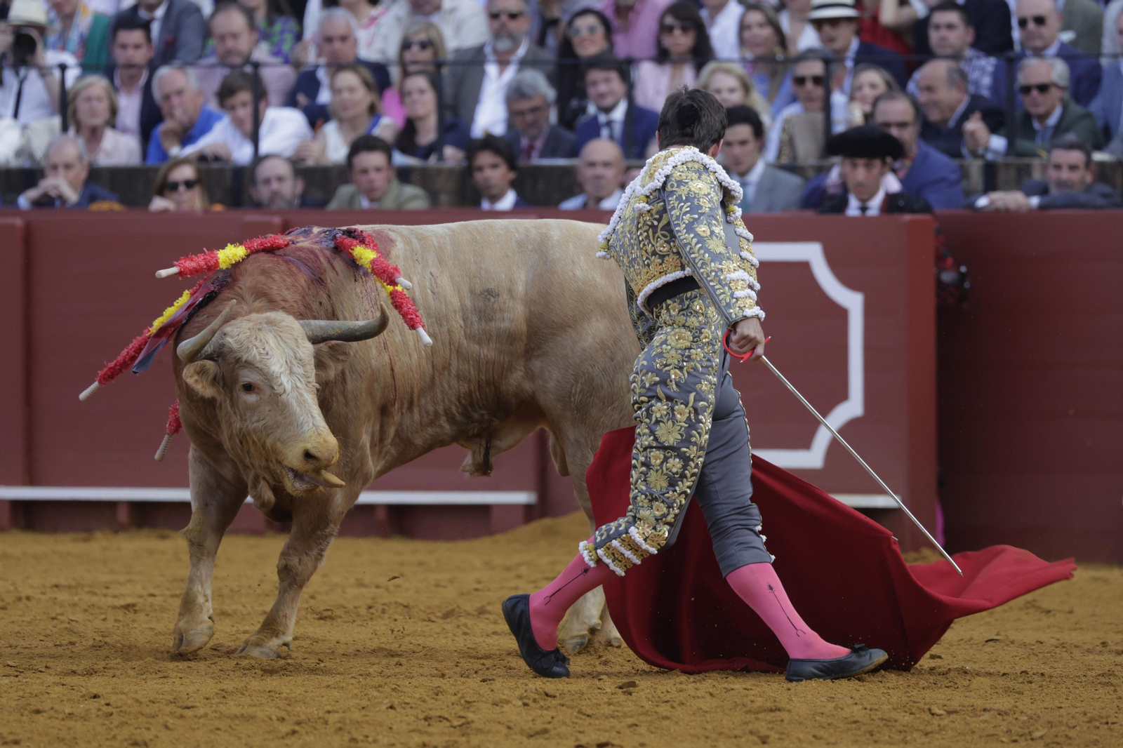 Las imágenes del la corrida del Domingo de Resurrección en la Maestranza de Sevilla