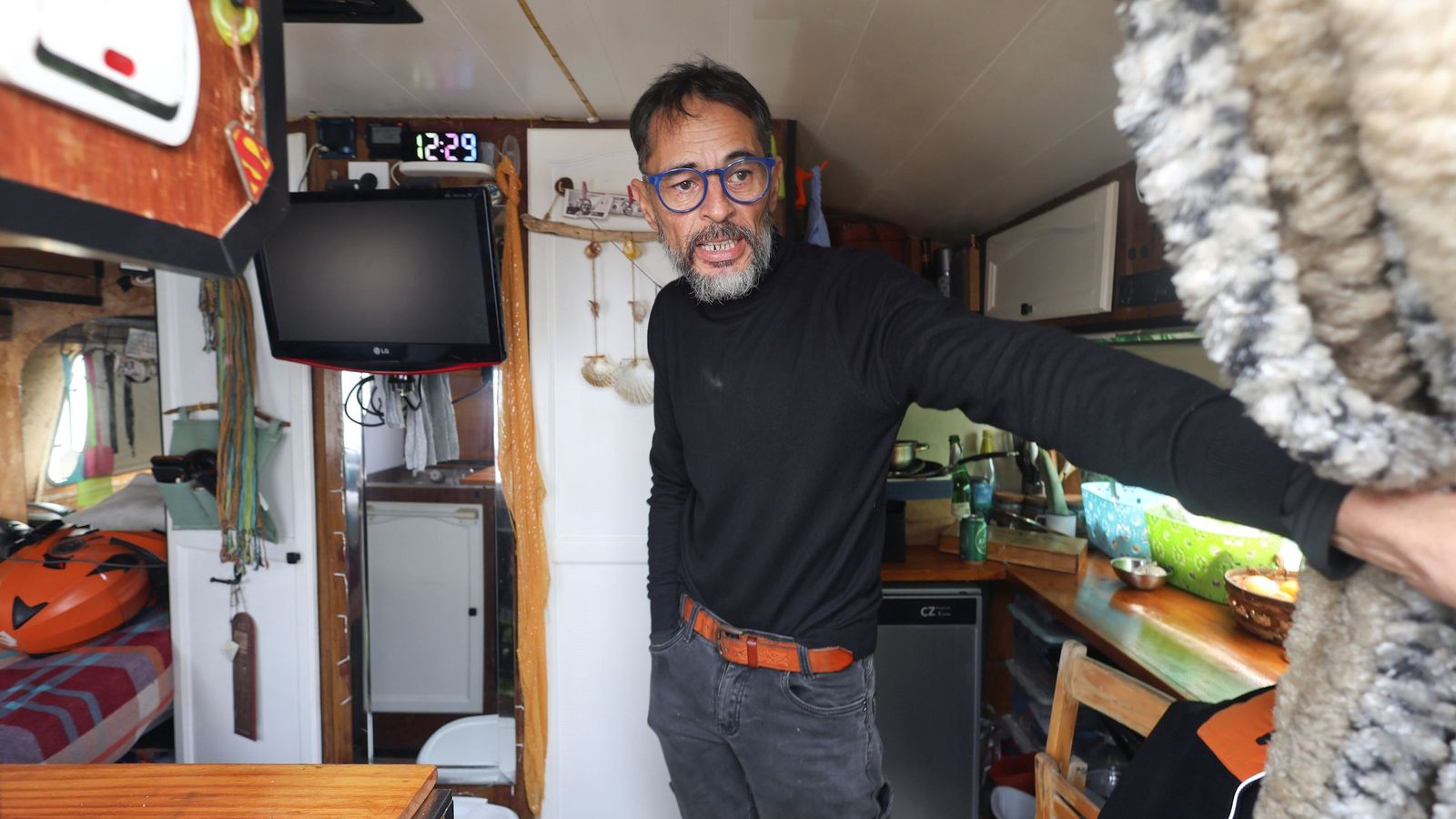 Silvio, en su caravana