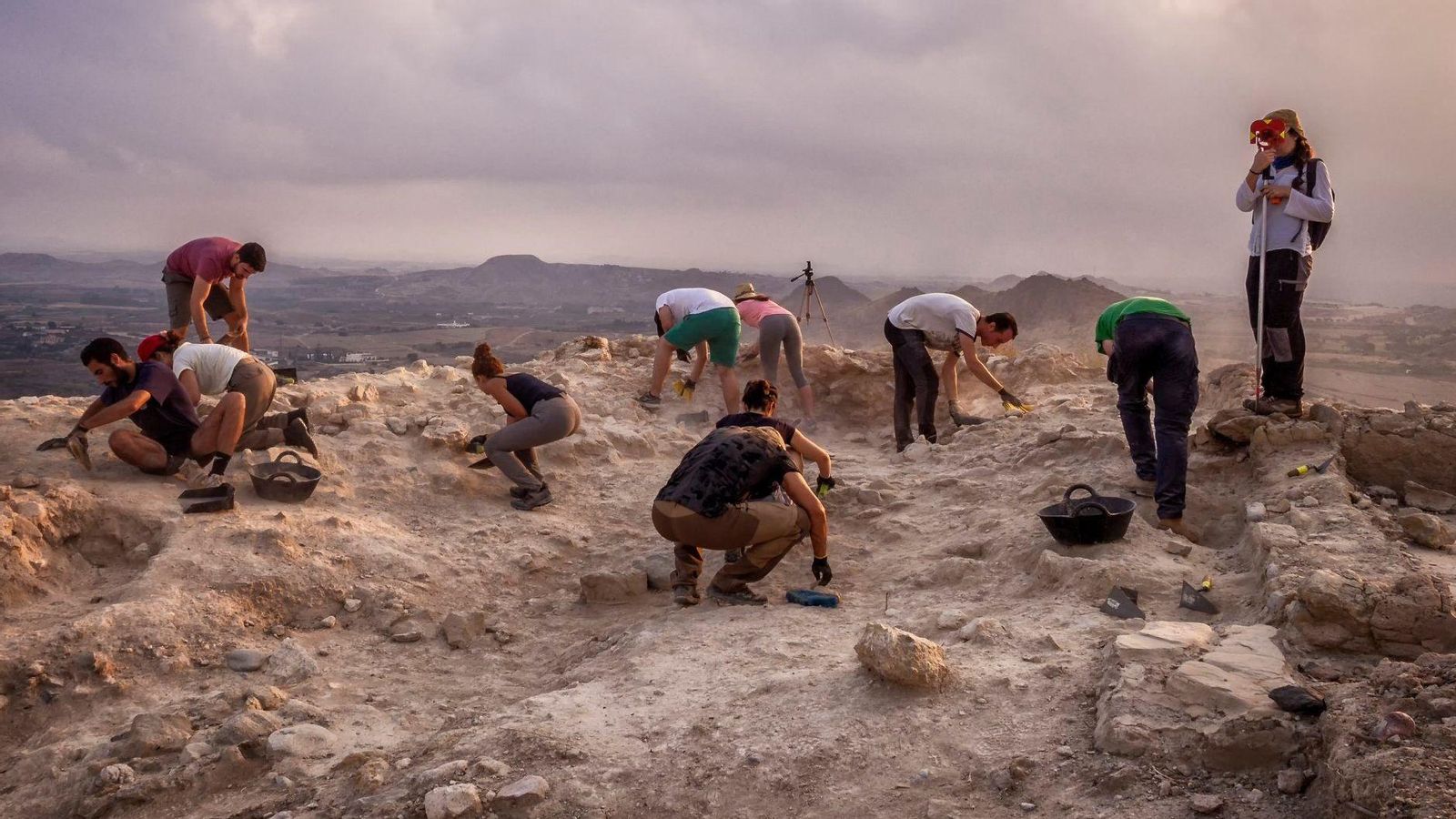 Voluntarios en uno de las cinco excavaciones realizadas en este yacimiento