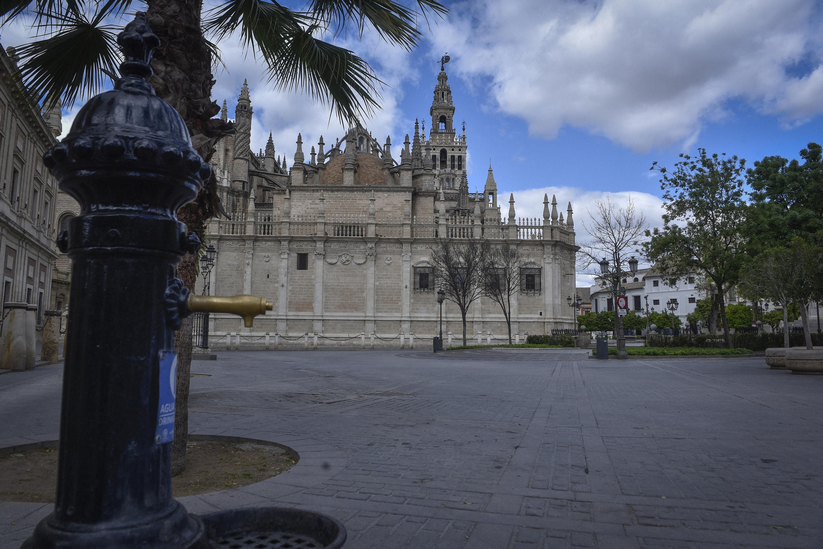 Las imágenes del estado de alarma en Sevilla