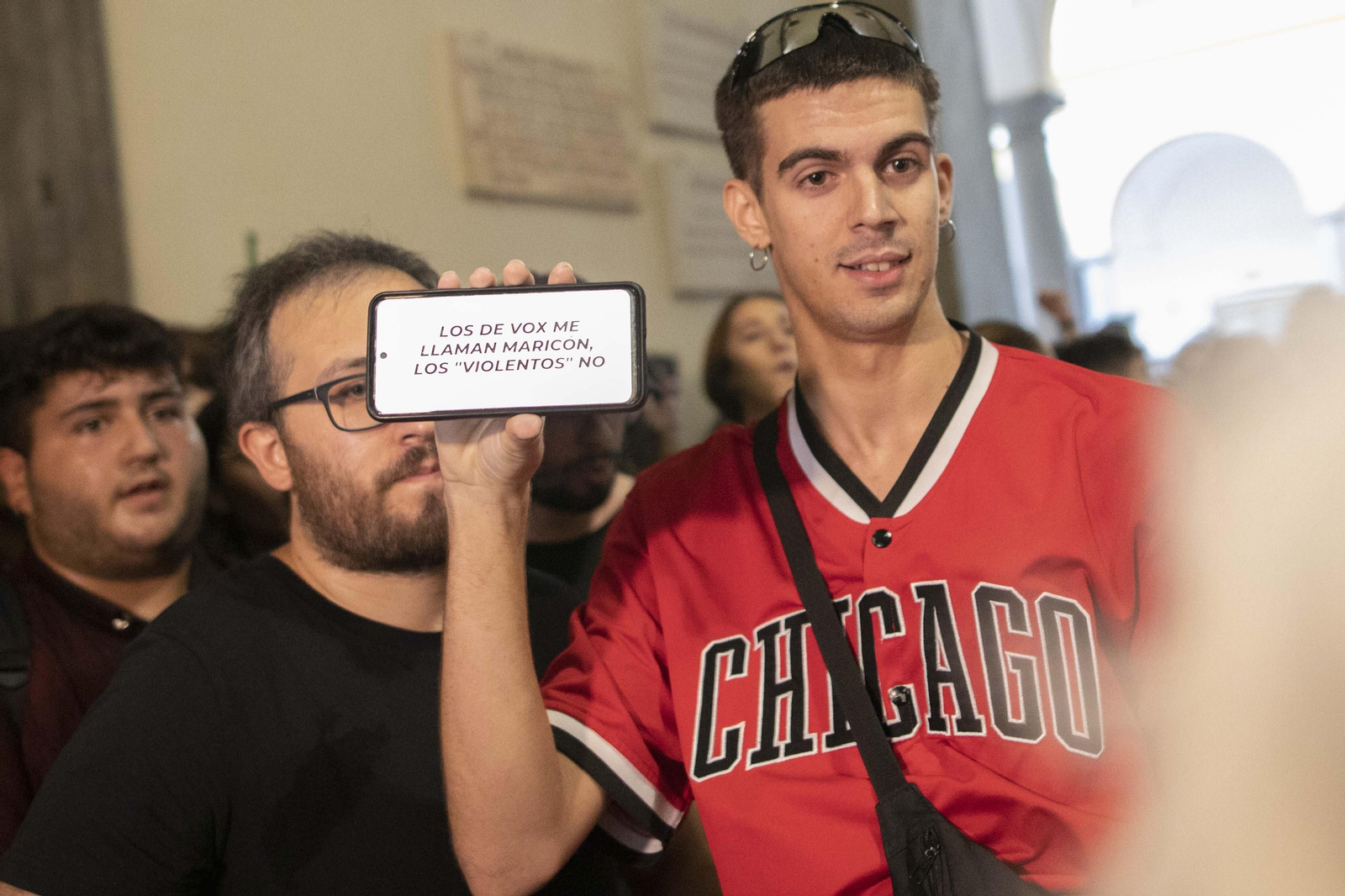 Altercados en la conferencia de Macarena Olona en Granada