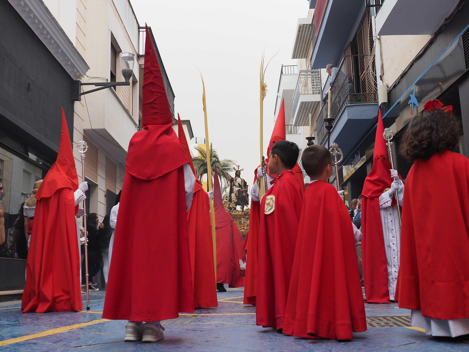 Las mejores imágenes de 'La Mulita' en Isla Cristina, única procesión en la tarde del Domingo de Ramos en la costa onubense
