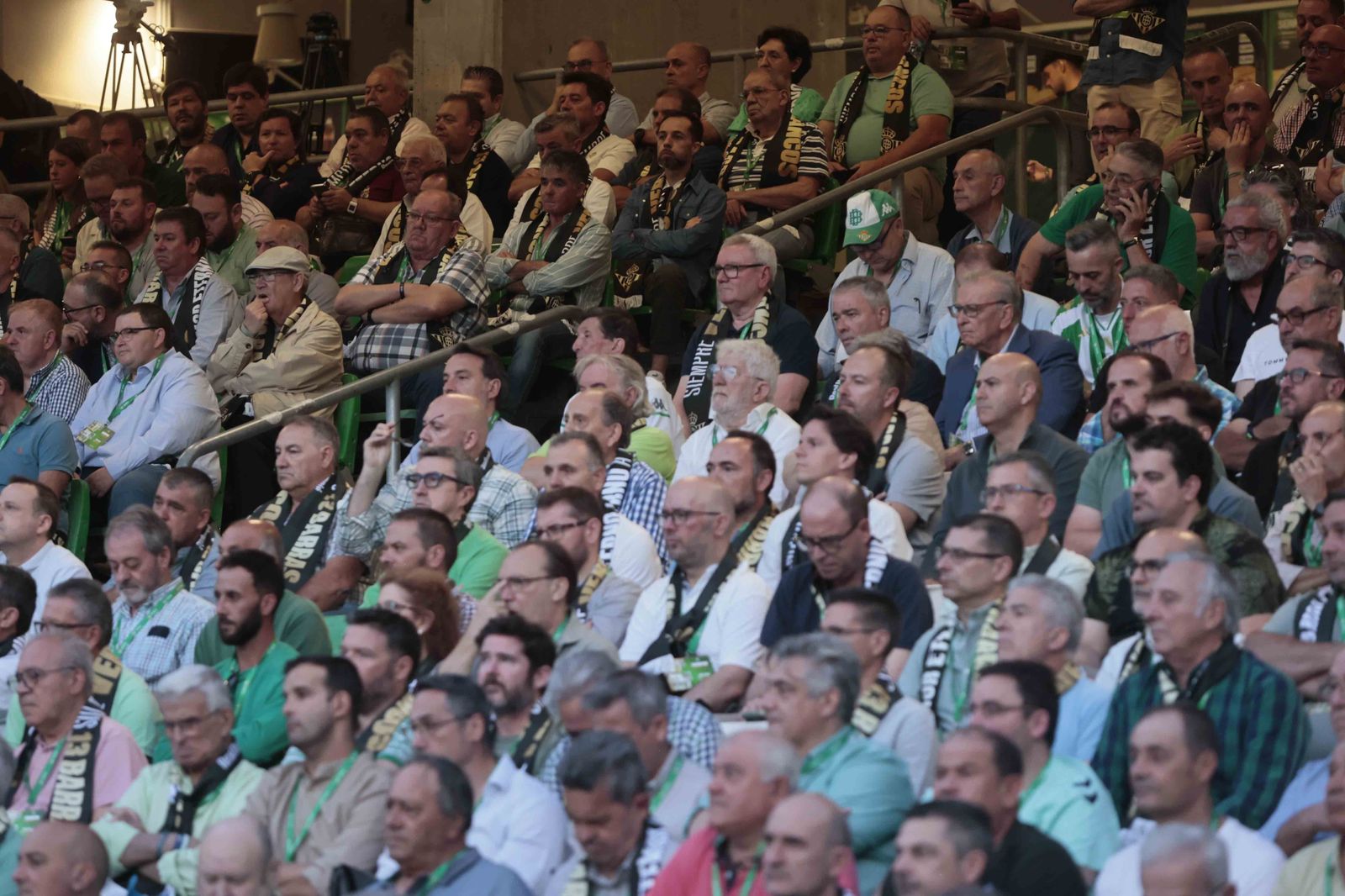 Búscate en el acto Siempre Verdiblancos