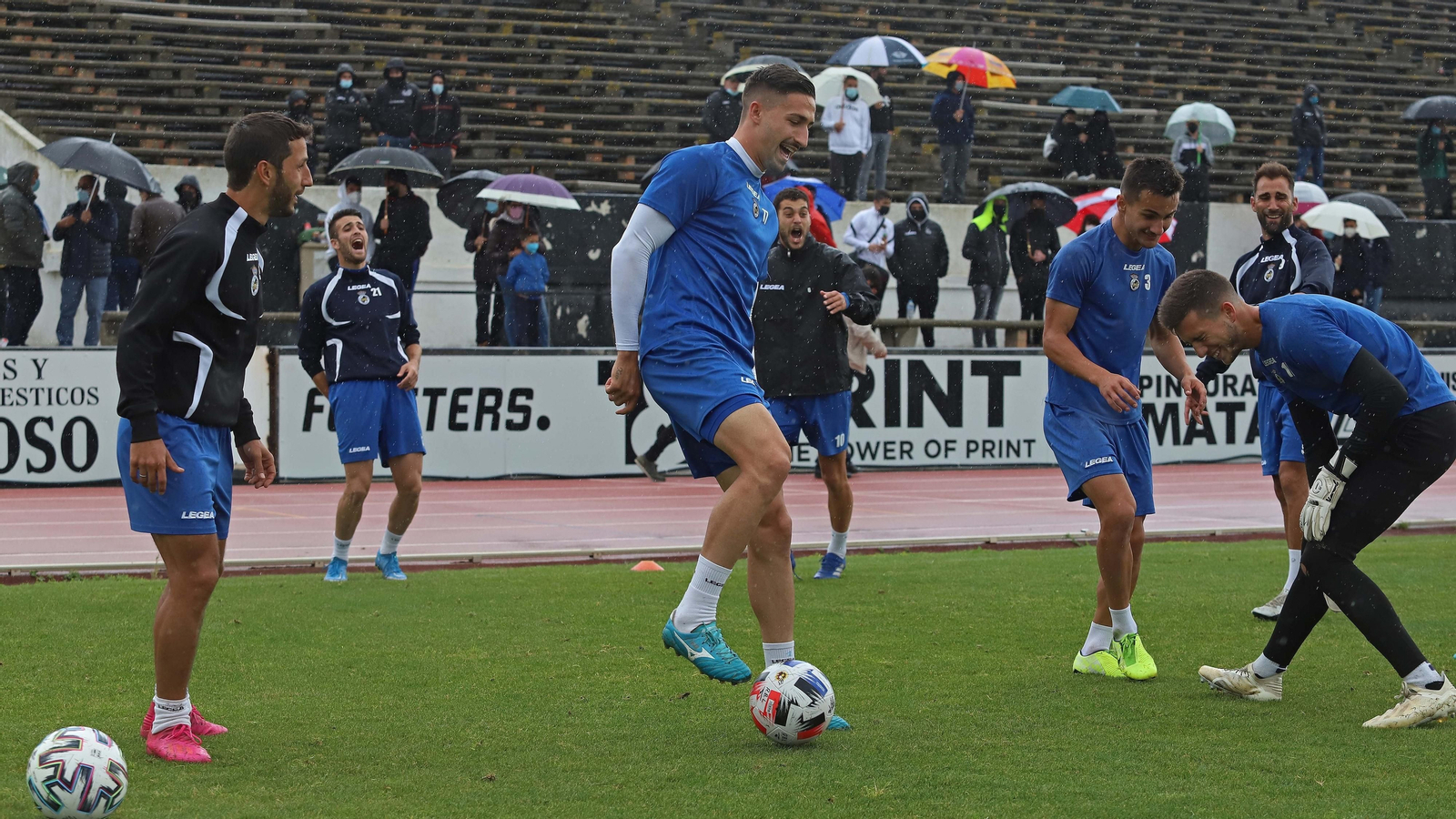 Fotos del entrenamiento a puerta abierta de la Balona