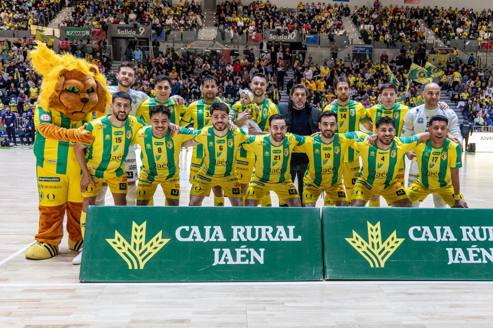 Las mejores imágenes del espectacular encuentro entre Jaén Paraíso Interior FS y Barça (3-3)