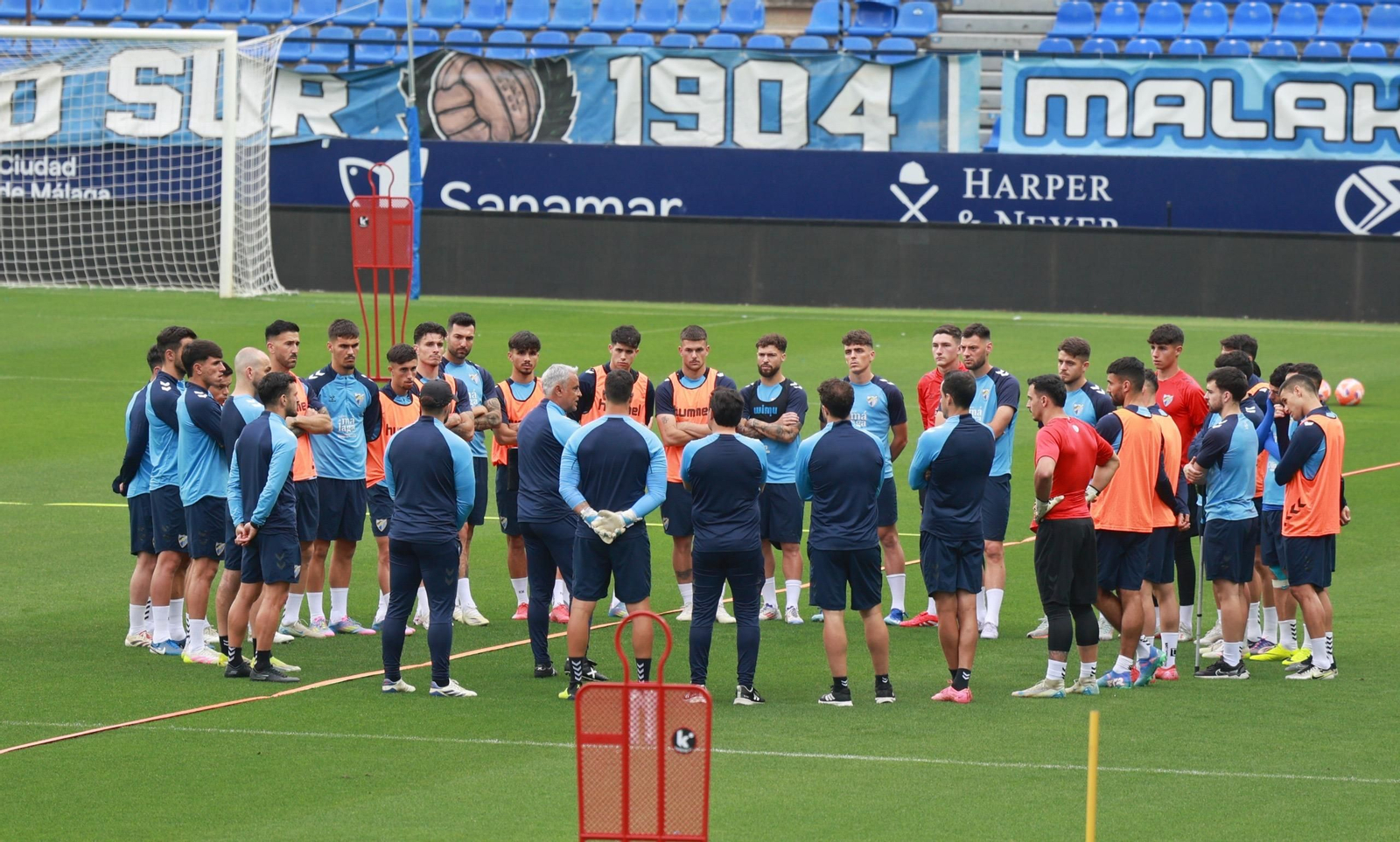 El Málaga CF prepara el derbi andaluz en La Rosaleda