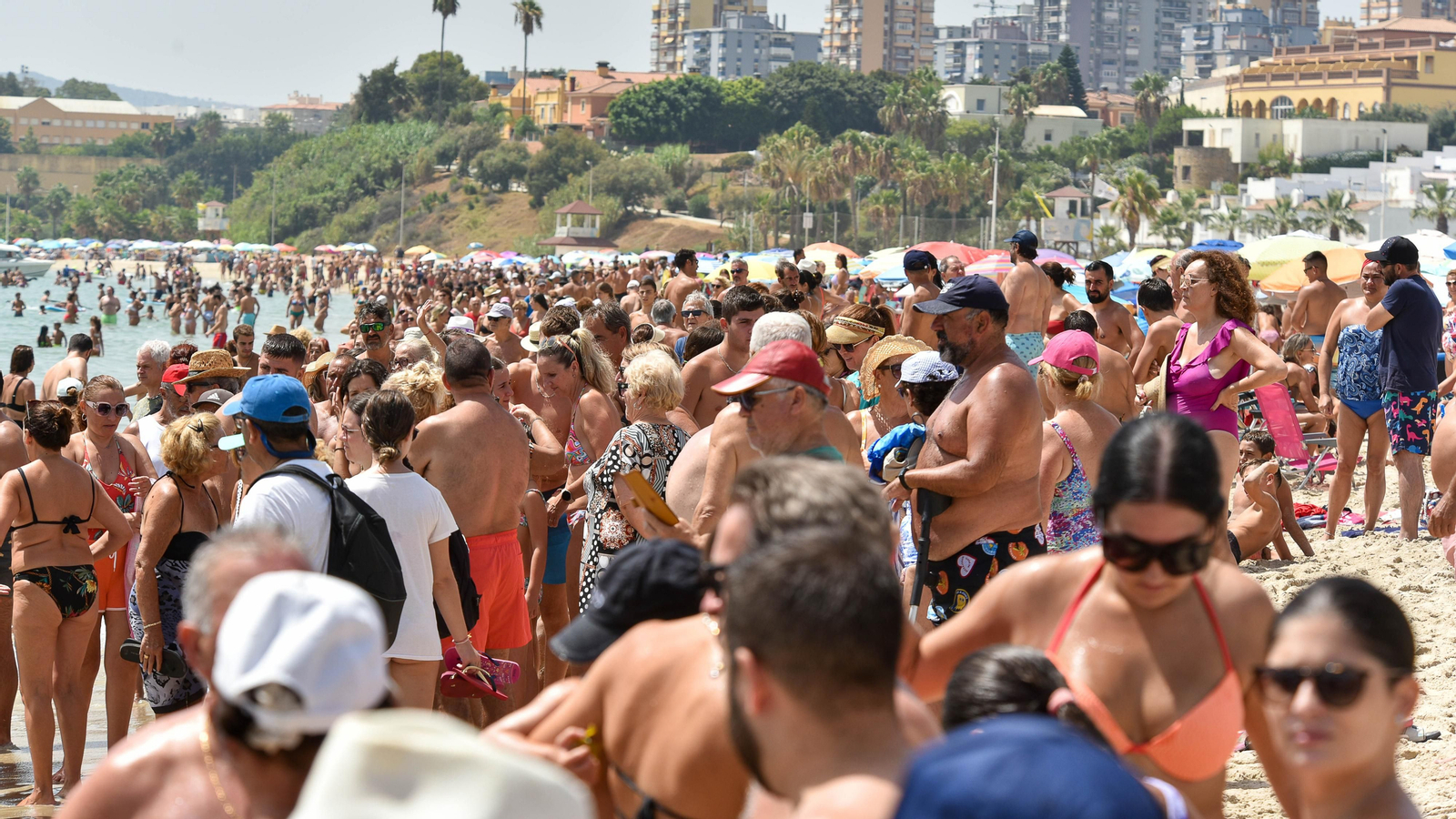 La romería marítima de la Virgen de la Palma en El Rinconcillo, en imágenes