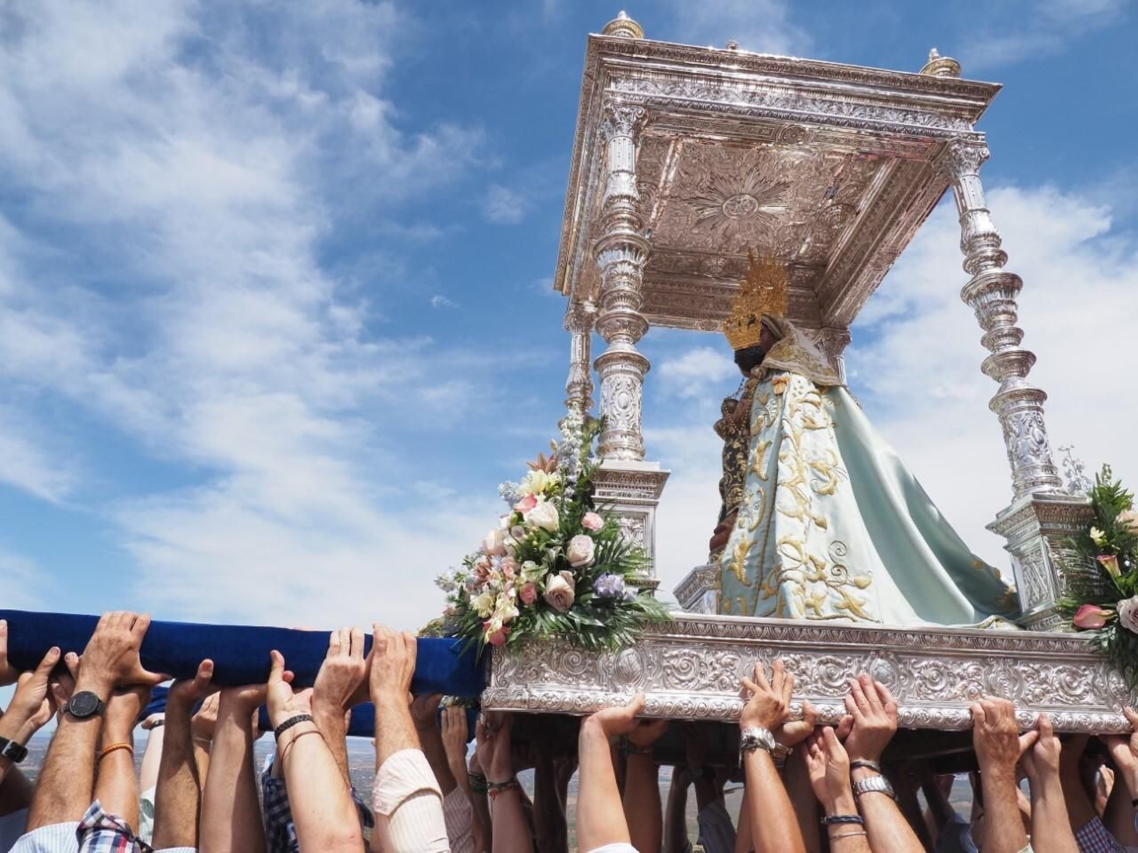 Romería de la Virgen de la Peña 2023 en la Puebla de Guzmán, en imágenes