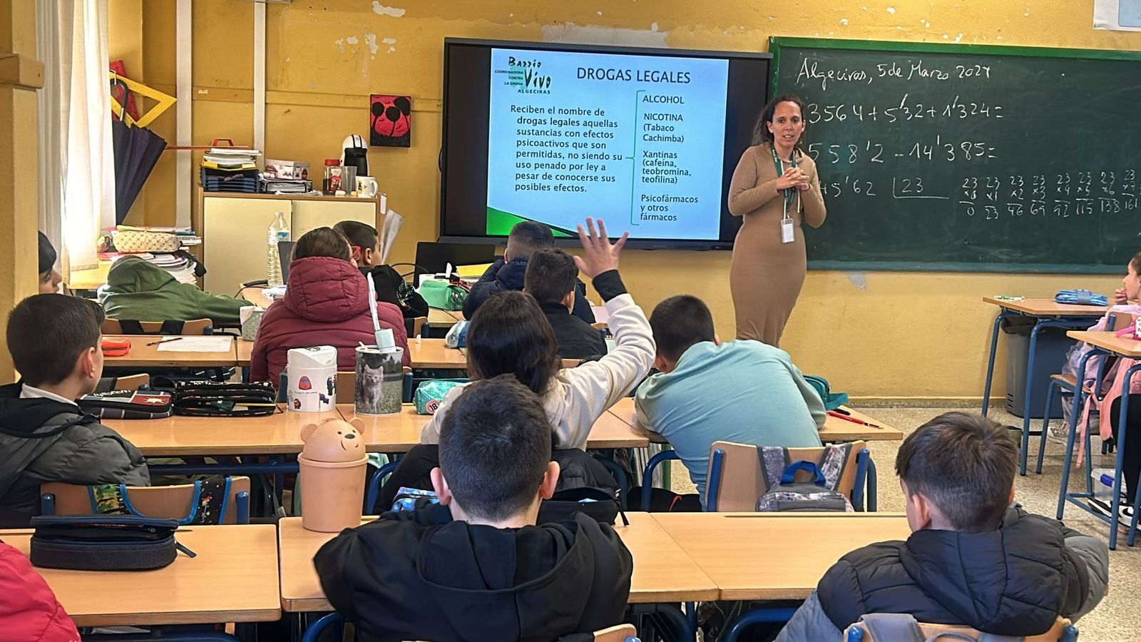 Una charla de prevención de una técnica en un colegio de Algeciras.