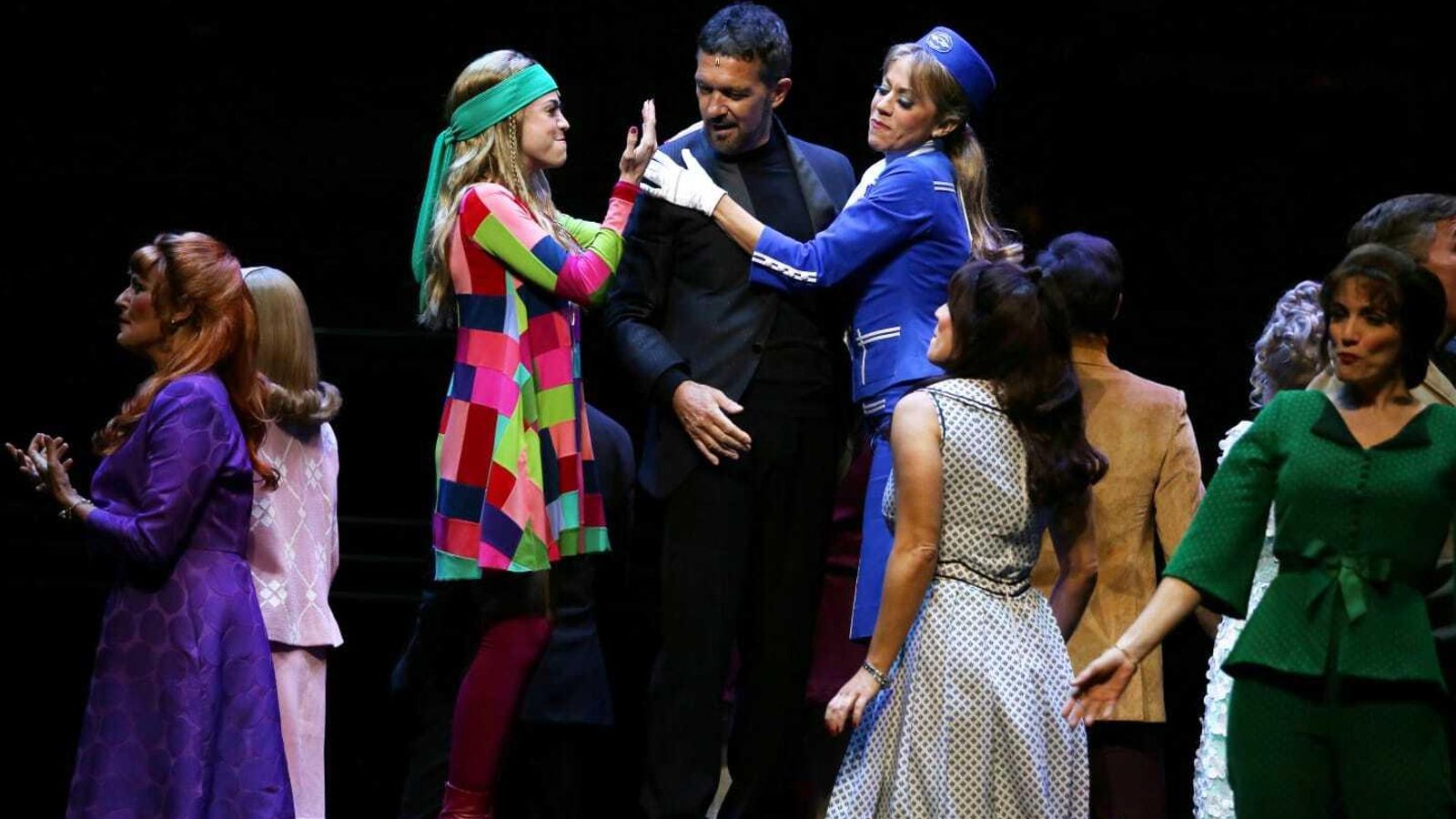 Banderas es Robert o Bob, el personaje central.