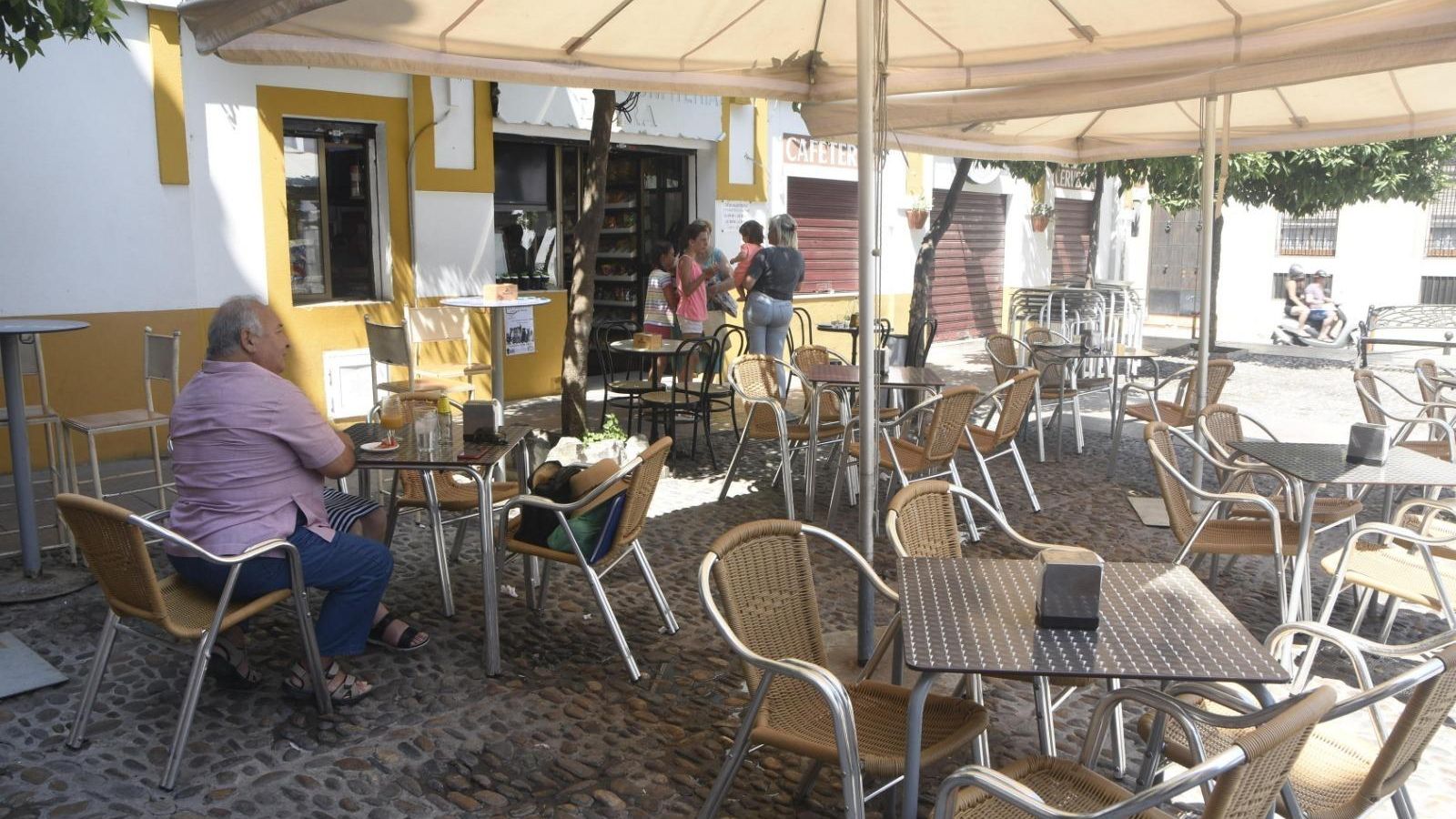 Imagen de la terraza de la Cafetería Libra.