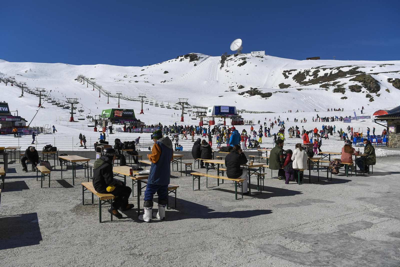 Fotos del último día de esquí en Sierra Nevada