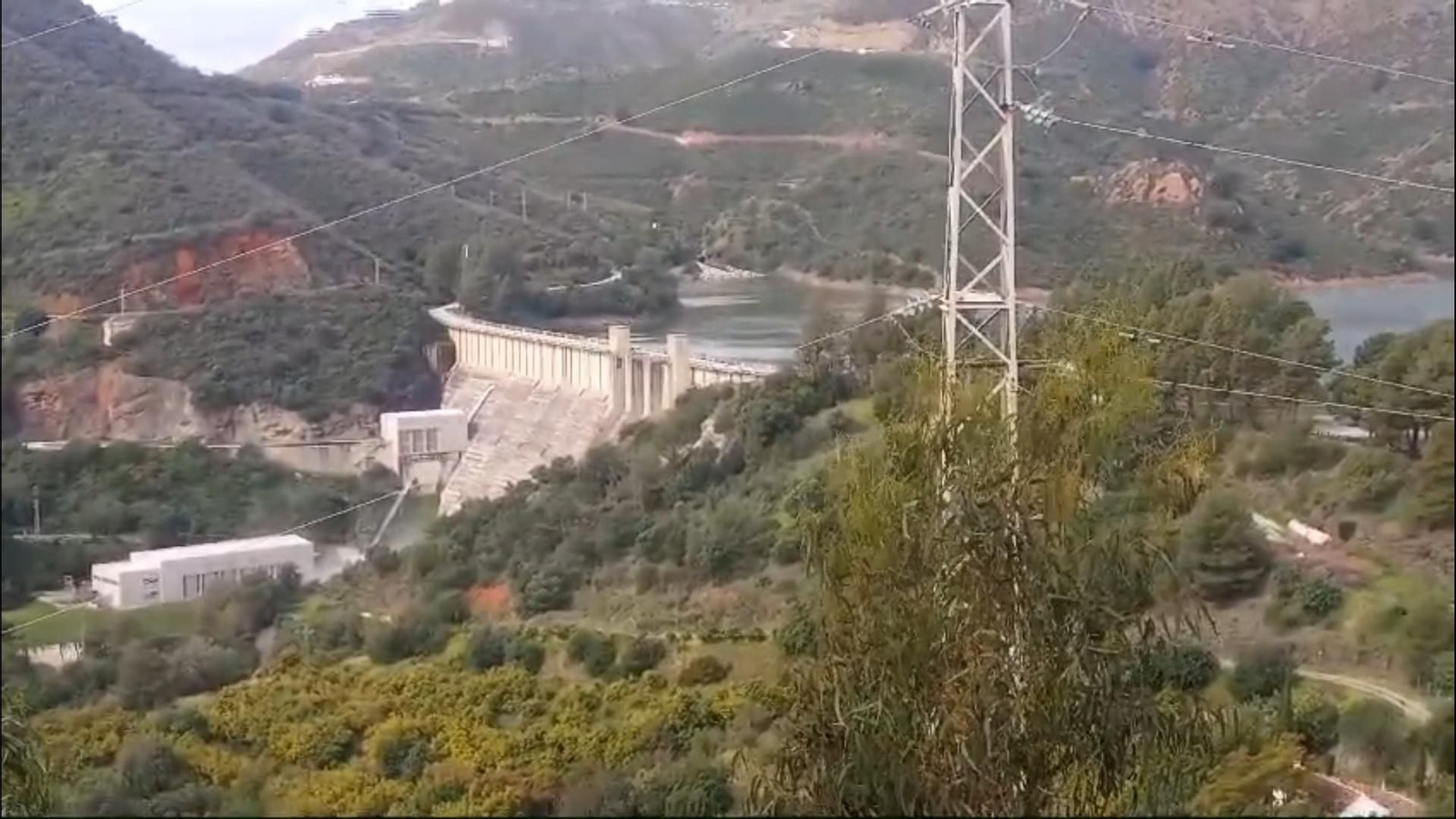 El pantano de La Concepción lleva más de 10 días desembalsando agua