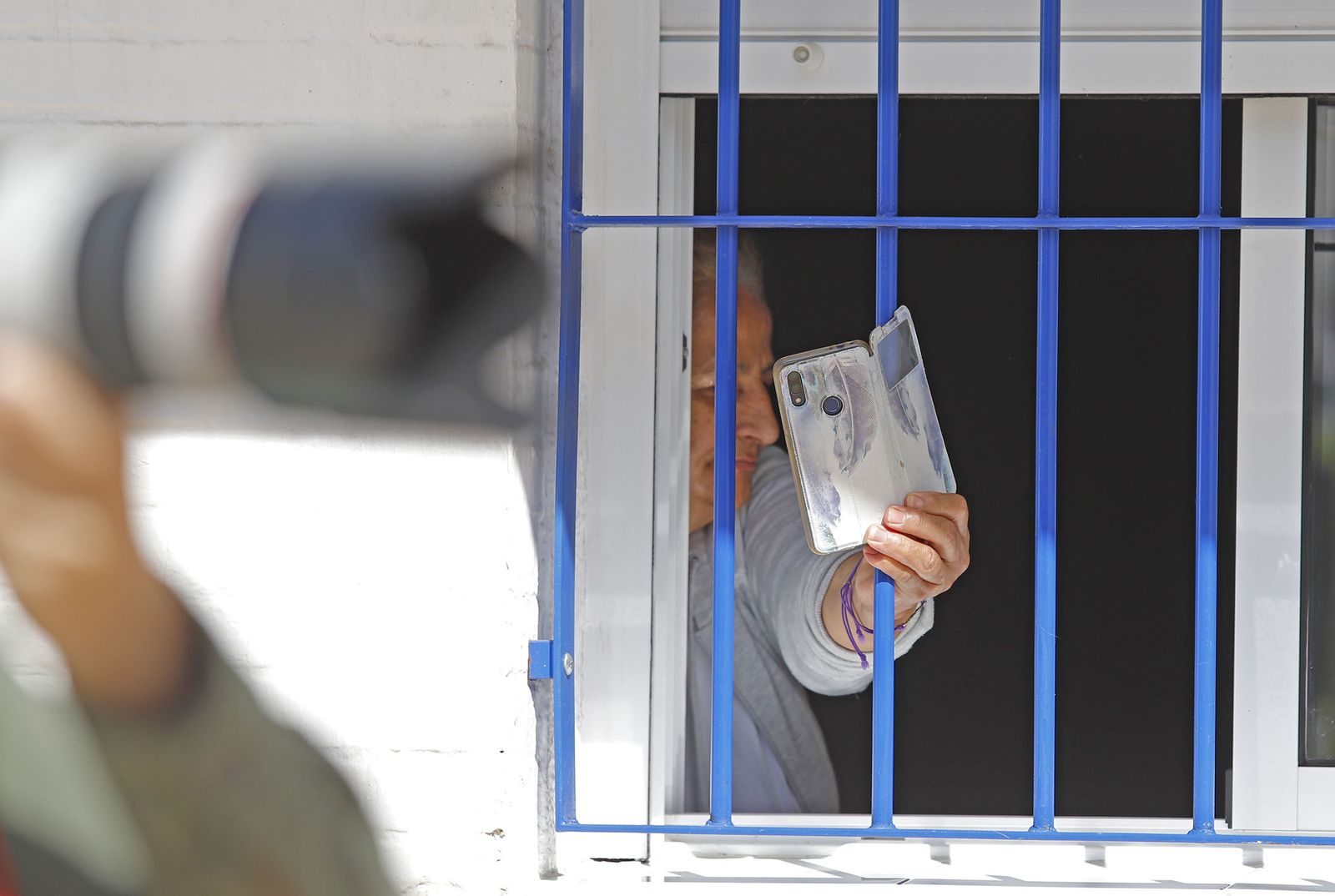 El Resucitado procesiona por el barrio de la Hispanidad de Huelva