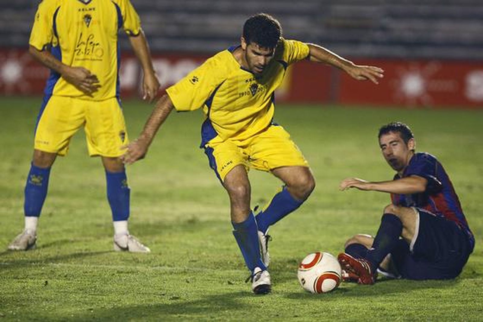 Diegp Reyes estuvo muy activo en ataque, al igual que Cifu. 

Foto: Joaquin Pino