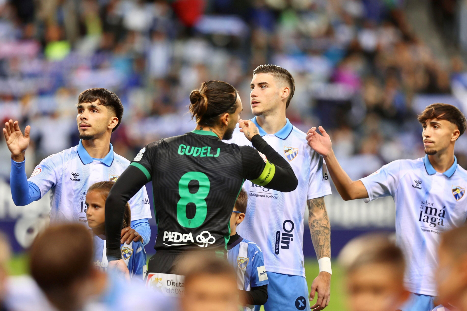 Las mejores fotos del ambiente en el Málaga CF - Córdoba en La Rosaleda Las mejores fotos del ambiente en el Málaga CF - Córdoba en La Rosaleda