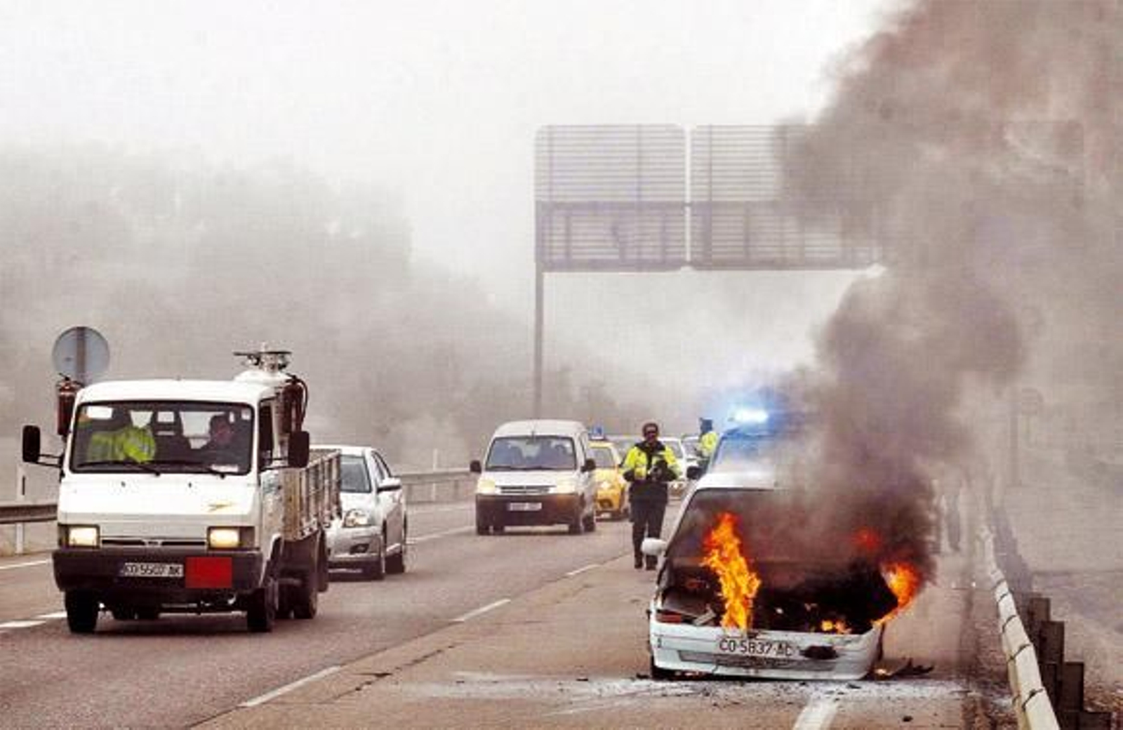 Cuatro accidentes causados por la niebla colapsan el tráfico en la A-4